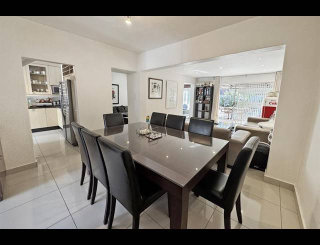 2 BEDROOM TOWNHOUSE FOR SALE IN SANDOWN